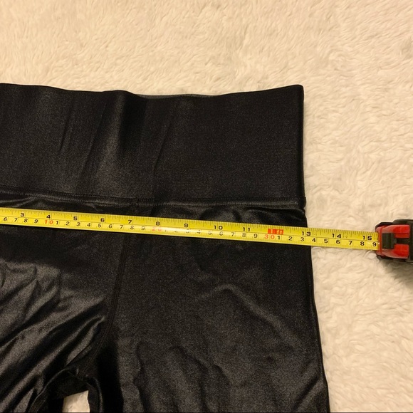 Carbon38 High Rise 7/8 Legging in Takara Shine - Picture 4 of 7